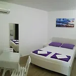 Kapetanova Kci באסקה וודה