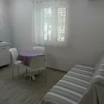 Kapetanova Kci * באסקה וודה